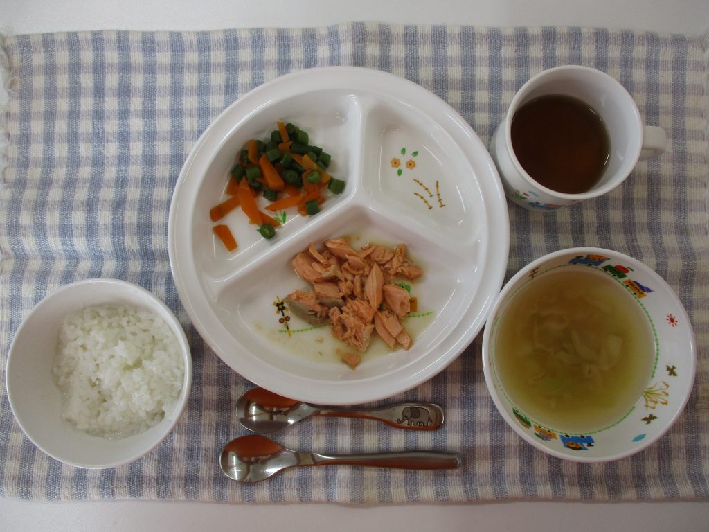 10月18日(水)の給食・おやつ